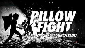 主题团建 · 枕头大战