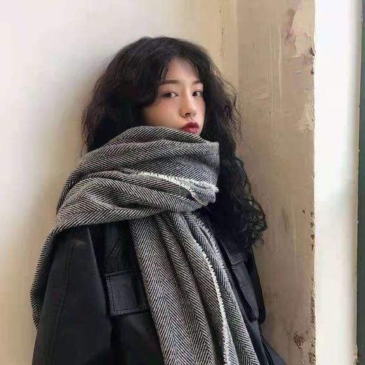 港风男女围巾新款时尚百搭复古柔软人字纹仿羊绒围巾女冬季加厚保暖长款披肩两用围脖男 商品图2