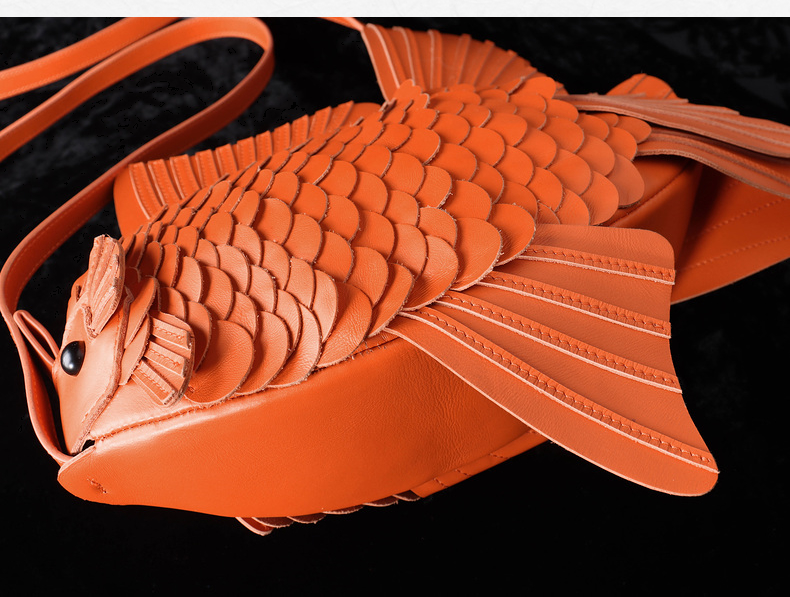 牛皮革复古鱼形百搭单肩斜挎包包女小众设计生活在左秋冬新品6922078