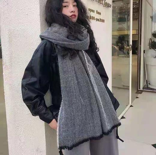 港风男女围巾新款时尚百搭复古柔软人字纹仿羊绒围巾女冬季加厚保暖长款披肩两用围脖男 商品图3