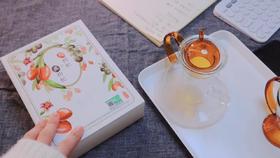 一边熬夜，一边喝枸杞