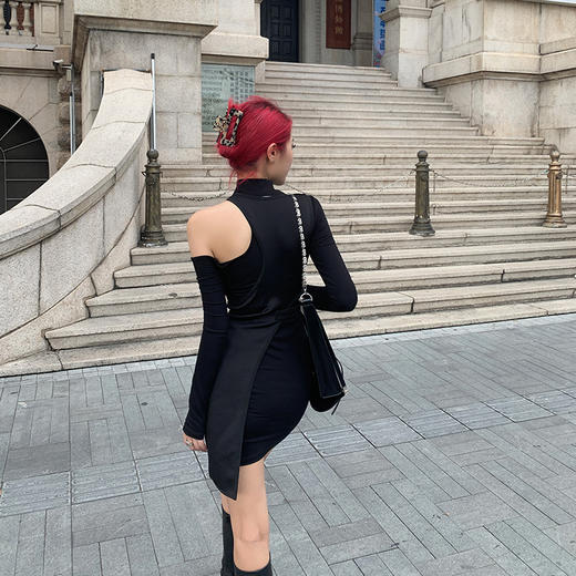 NEWA PROJECT2021秋冬新款 原创高领露肩长袖a字辣妹包臀连衣裙女 商品图3