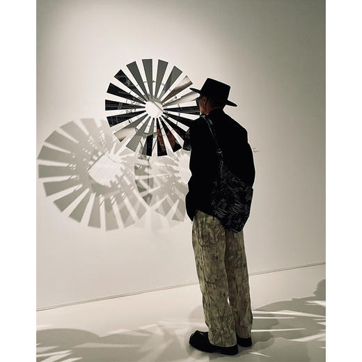 RELABEL 21SS 立体剪裁结构糜烂破坏拉丝拉链牛仔流浪包 商品图2