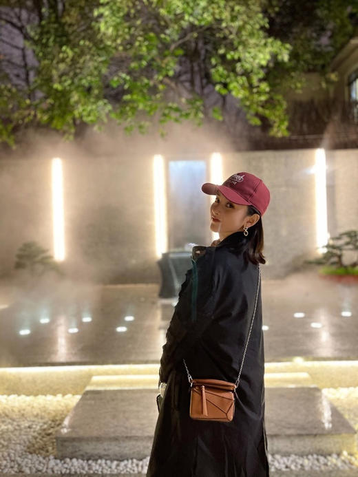 RELABEL 20AW 宋祖儿同款黑色毛边贴布不对称拼贴长款西服大衣 商品图1