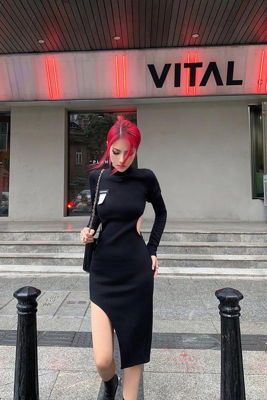 NEWA PROJECT 原创设计辣妹不规则下摆高领长袖露腰中长款连衣裙 商品图5