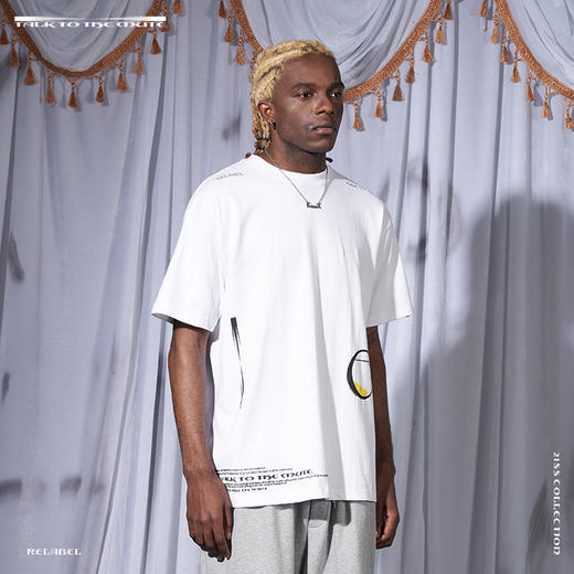 RELABEL 21SS  主题文字排版异色印花宽松短袖T恤 商品图0