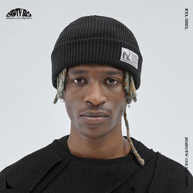 RELABEL 20AW 刺绣毛线针织帽