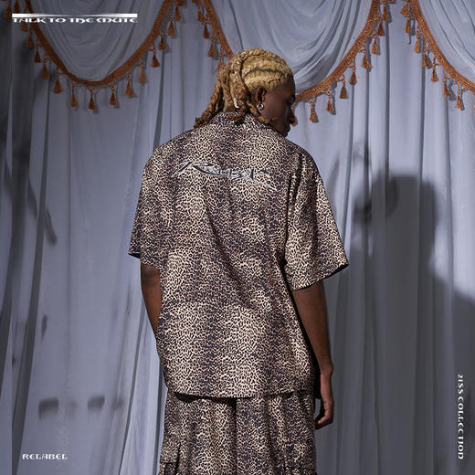 RELABEL 21SS 原创豹纹满印背后异形主题logo印花宽松短袖衬衣 商品图3