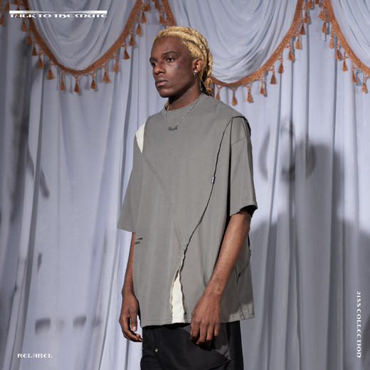 RELABEL 21SS 灰色破缝拼接立体裁边主题印花宽松短袖T恤 商品图1