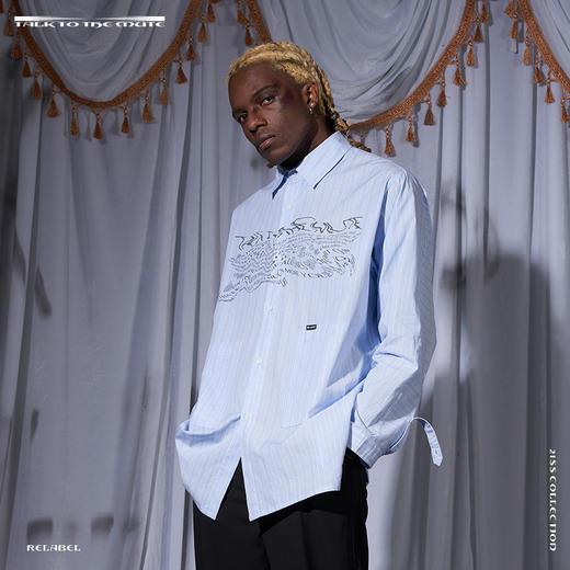 RELABEL 21SS 蓝色条纹错位拼接双口袋胸前主题扭曲字体印花衬衣 商品图1