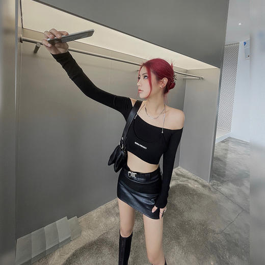 NEWA PROJECT 秋冬新款原创设计露腰性感百搭一字领打底长袖上衣 商品图2