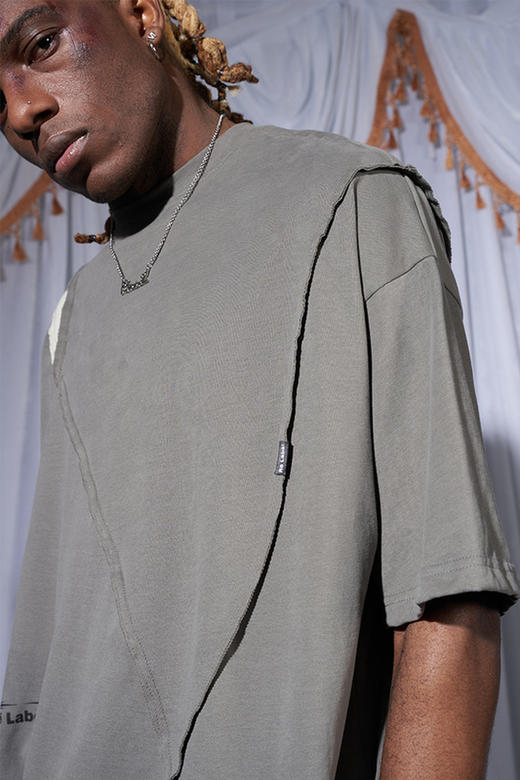 RELABEL 21SS 灰色破缝拼接立体裁边主题印花宽松短袖T恤 商品图5