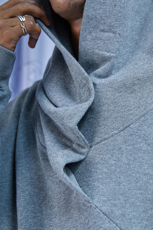 RELABEL 20AW 深灰色不规则磁石领口设计连帽口袋卫衣 商品图5