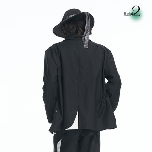 RELABEL 21AW几何切割黑白撞色拼接镂空宽松廓形西服外套 商品图3