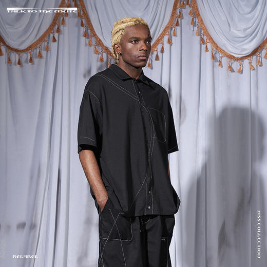 RELABEL 21SS 黑色扭曲明线交错异形门襟宽松短袖POLO 商品图2