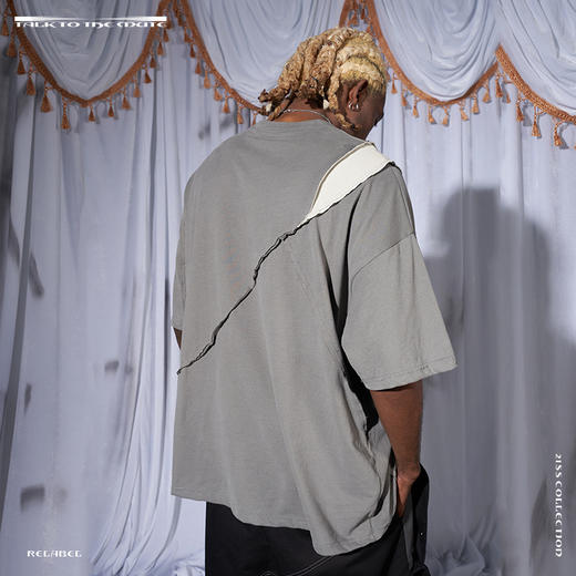 RELABEL 21SS 灰色破缝拼接立体裁边主题印花宽松短袖T恤 商品图3