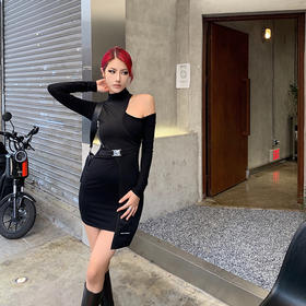 NEWA PROJECT2021秋冬新款 原创高领露肩长袖a字辣妹包臀连衣裙女