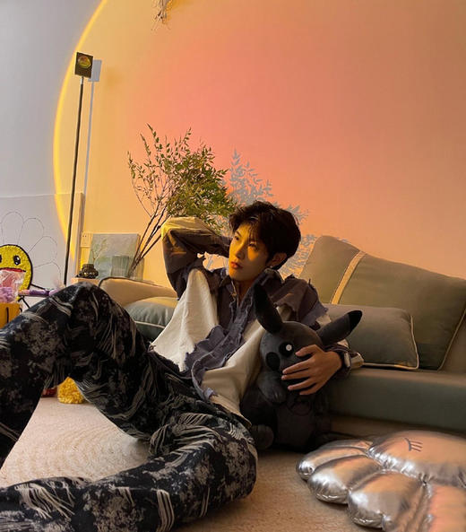 RELABEL 21SS 宽松结构糜烂破坏拉丝牛仔裤 商品图1