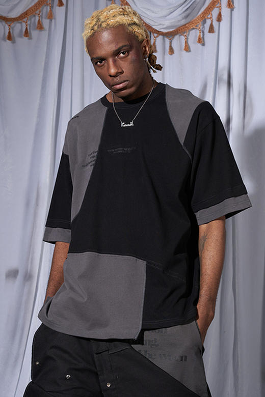 RELABEL 21SS 黑灰多结构拼接分片异形下摆主题字体印花宽松T恤 商品图5