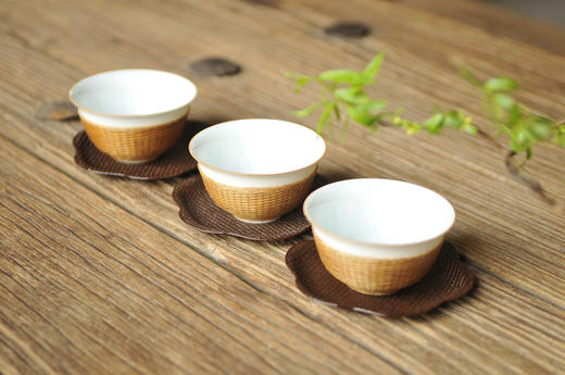 大漆藤席莲花杯垫 商品图1