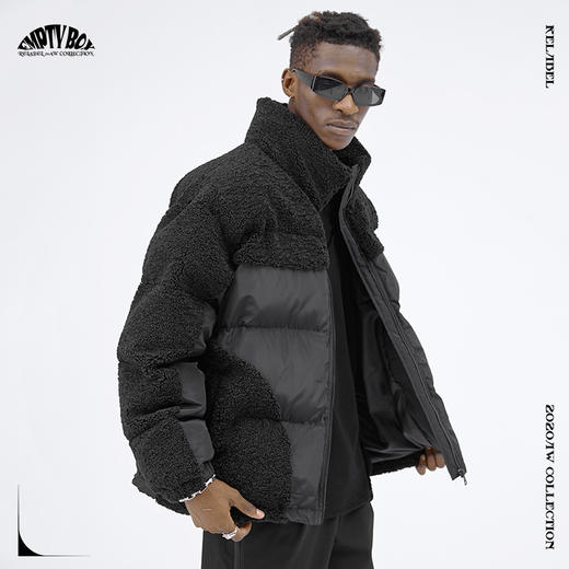 RELABEL 20AW厚实羊羔绒弧线拼接多层次结构羽绒服 商品图2