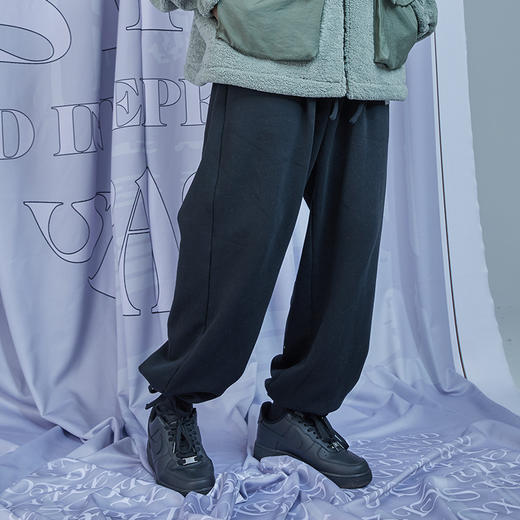 RELABEL 20AW 黑色脚口抽绳调节硅胶标设计廓形宽松长裤 商品图1