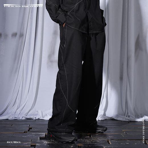 RELABEL 21SS黑色弧形交错立体重工明线脚口抽绳宽松西裤 商品图3