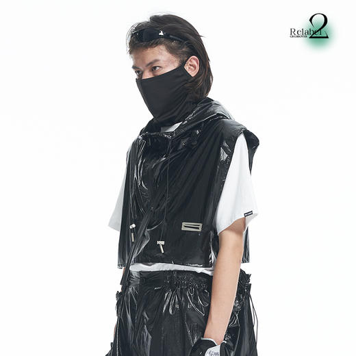 RELABEL 21AW黑色高密度未来感宽松连帽披肩金属铭牌马甲 商品图1