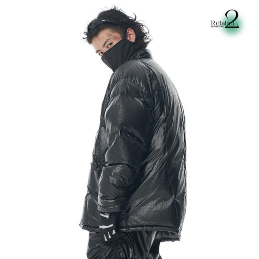 RELABEL 21AW黑色高密度未来感金属铭牌领侧缝标宽松羽绒服 商品图3