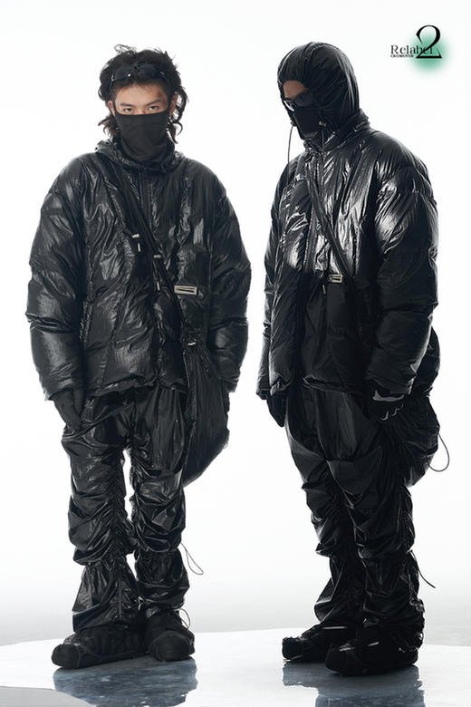 RELABEL 21AW黑色高密度未来感金属铭牌领侧缝标宽松羽绒服 商品图5