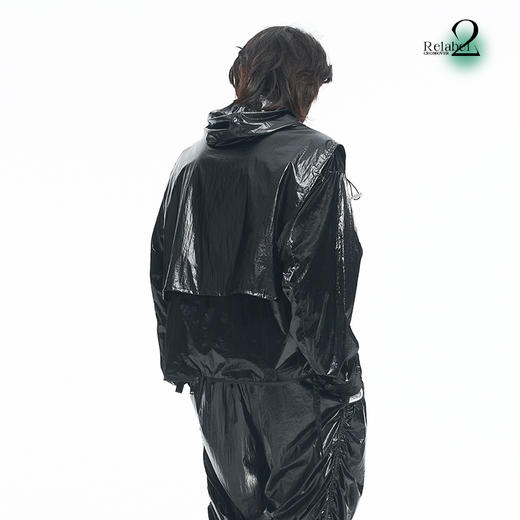 RELABEL 21AW黑色高密度未来感可变形背包多抽绳休闲外套 商品图3