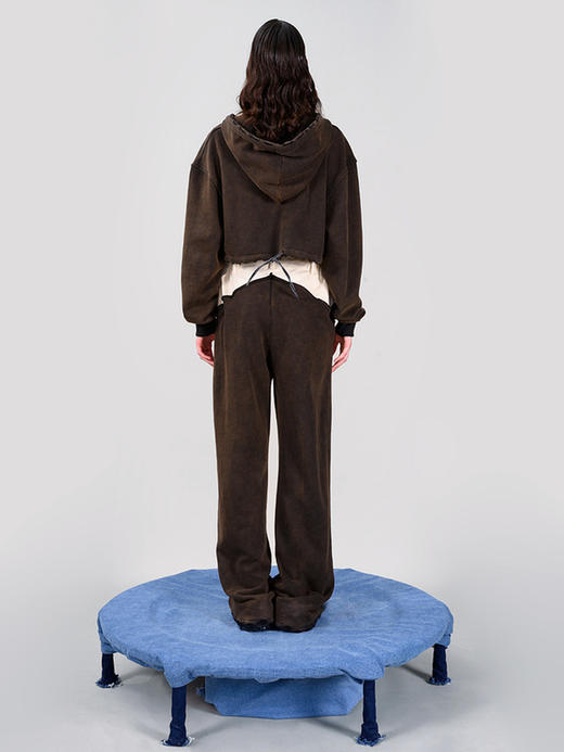 IFIK Brown Crop Easy Hoodie 轻松不失高级的水洗做旧连帽短卫衣 商品图1