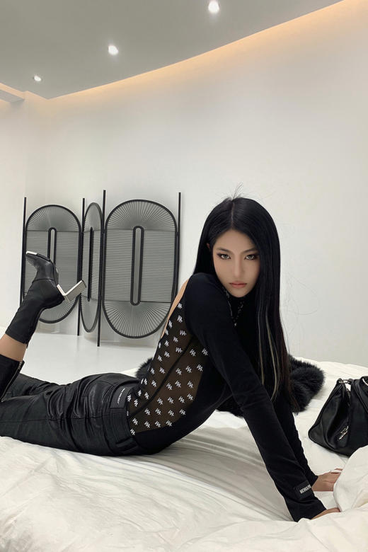 NEWA PROJECT 原创设计心机高领露背外穿内搭打底字母长袖上衣女 商品图5