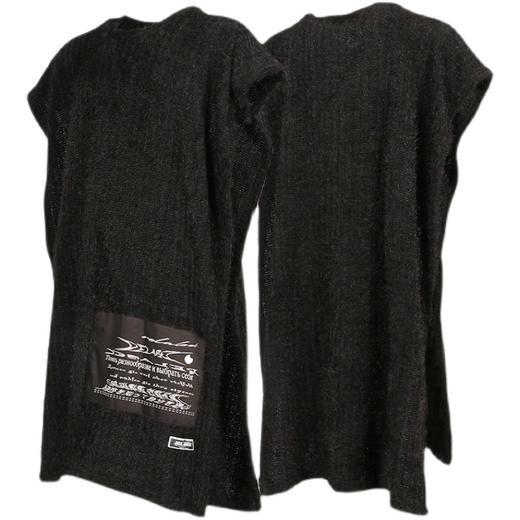 RELABEL 21AW 定织黑色毛料主题字体印花多穿法披肩围巾 商品图4