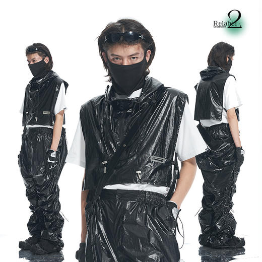 RELABEL 21AW黑色高密度未来感宽松连帽披肩金属铭牌马甲 商品图0