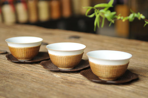 大漆藤席莲花杯垫 商品图2