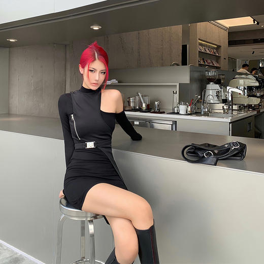 NEWA PROJECT2021秋冬新款 原创高领露肩长袖a字辣妹包臀连衣裙女 商品图2