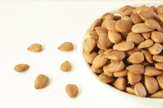 新疆特产杏仁316g/罐【产地直发】 商品图1