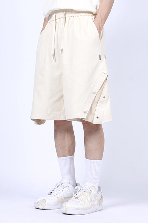 RELABEL 21SS 双色拼接结构多裤型旋转排扣休闲短裤 商品图4