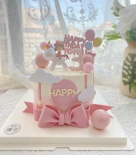 独角兽小女孩 蝴蝶结生日蛋糕