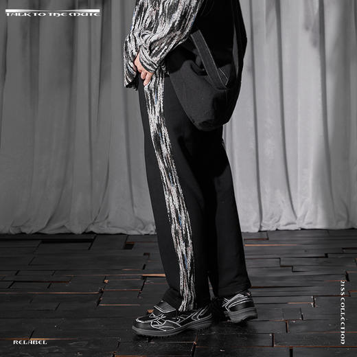 RELABEL 21SS定织未来感条纹毛料脚口抽绳拼接卫裤 商品图1