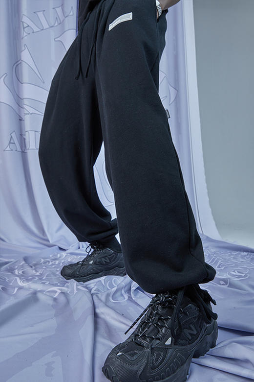 RELABEL 20AW 黑色脚口抽绳调节硅胶标设计廓形宽松长裤 商品图5
