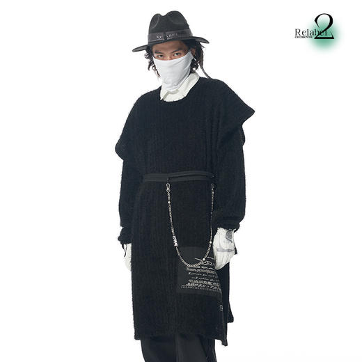 RELABEL 21AW 定织黑色毛料主题字体印花多穿法披肩围巾 商品图2