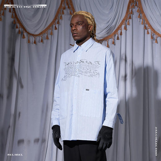 RELABEL 21SS 蓝色条纹错位拼接双口袋胸前主题扭曲字体印花衬衣 商品图0