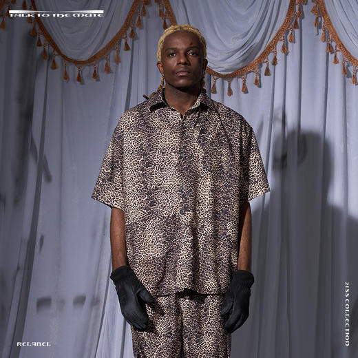 RELABEL 21SS 原创豹纹满印背后异形主题logo印花宽松短袖衬衣 商品图0