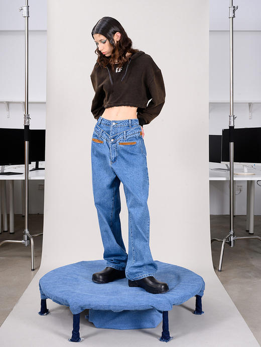 IFIK Brown Crop Easy Hoodie 轻松不失高级的水洗做旧连帽短卫衣 商品图3