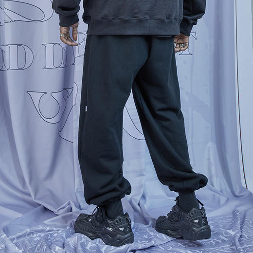 RELABEL 20AW 黑色脚口抽绳调节硅胶标设计廓形宽松长裤 商品图2