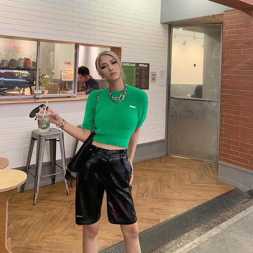 NEWA PROJECT 2021秋季新款原创高腰亮面气质百搭PU休闲皮短裤 商品图2