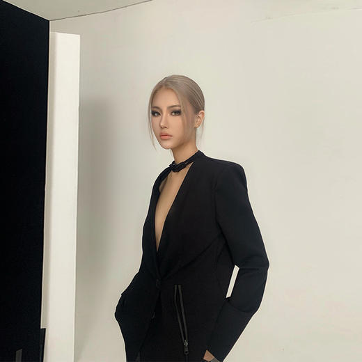 NEWA PROJECT2021秋季新款设计感V领长袖修身上衣百搭西装外套女 商品图0