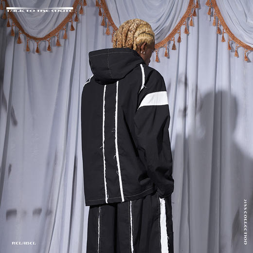 RELABEL 21SS破缝黑白拼接毛边刀割破坏褶皱尼龙宽松夹克外套 商品图3